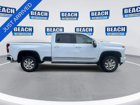 New 2026 Chevrolet Silverado 2500 High Country w/ High Country Premium Package AWD/4WD image 9
