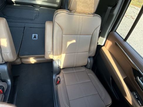 New 2025 Chevrolet Suburban High Country AWD/4WD image 27
