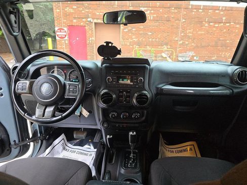 Used 2015 Jeep Wrangler Unlimited Sport w/ Max Tow Package AWD/4WD image 18