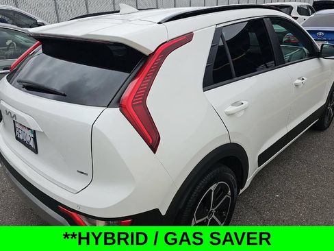 Used 2023 Kia Niro EX FWD image 4