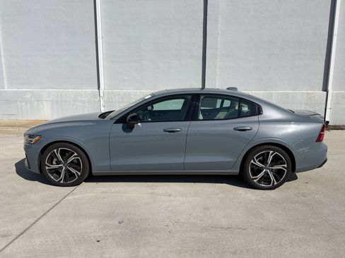 Used 2024 Volvo S60 B5 Plus w/ Climate Package FWD image 2