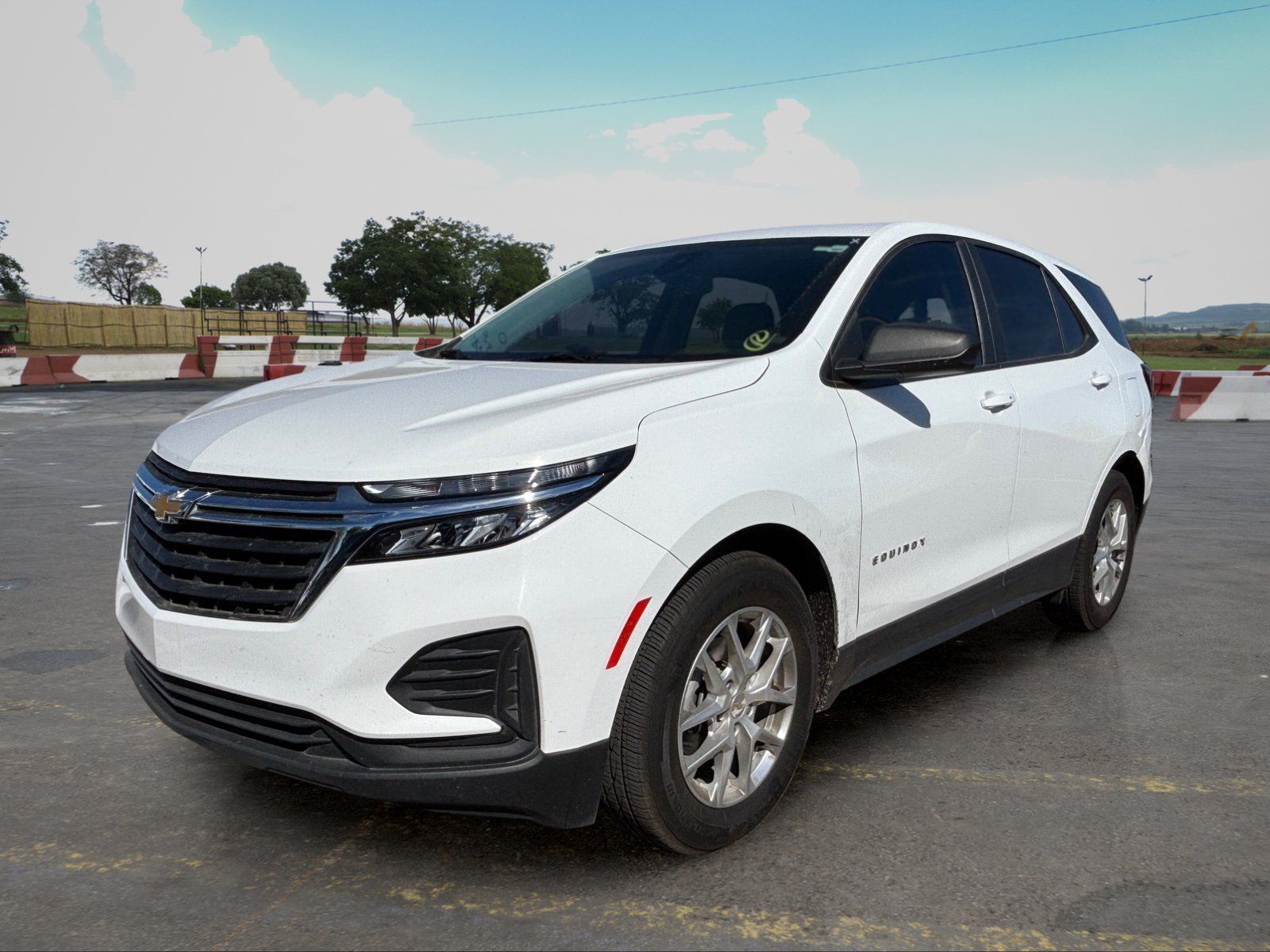 Used 2022 Chevrolet Equinox LS w/ LS Convenience Package FWD image 5
