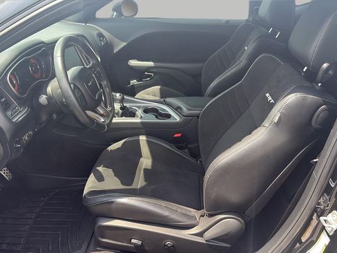 Used 2016 Dodge Challenger SRT Hellcat RWD image 15