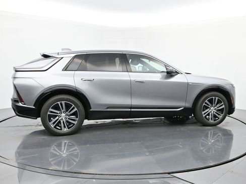 New 2025 Cadillac Lyriq Luxury image 6