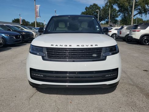 Used 2024 Land Rover Range Rover SE image 2