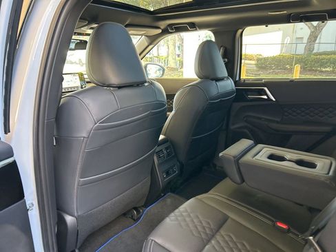 New 2025 Mitsubishi Outlander SEL Black Edition image 42