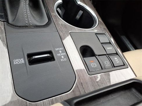 Used 2023 Toyota Highlander Limited image 26