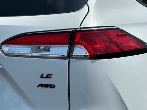 Used 2022 Toyota Corolla Cross LE AWD/4WD image 26