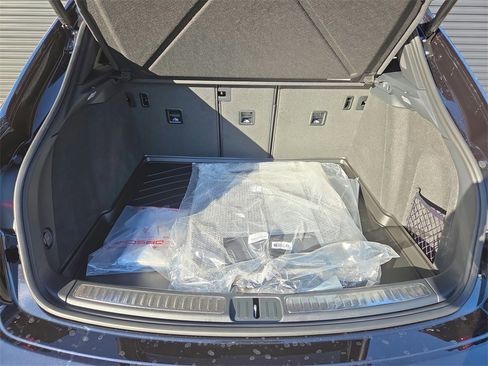 New 2026 Porsche Macan S image 31