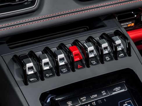 Used 2023 Lamborghini Huracan EVO RWD image 23