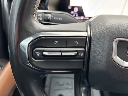 Used 2024 GMC Canyon AT4 w/ Technology Package image 8