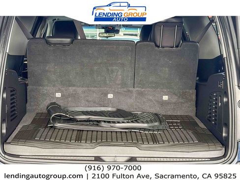 Used 2019 Cadillac Escalade ESV Premium Luxury AWD/4WD image 25