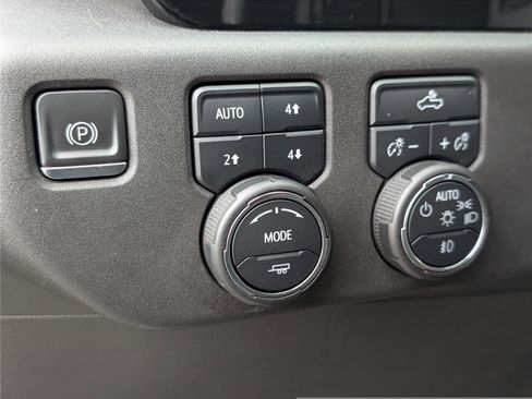 Used 2022 Chevrolet Silverado 1500 LT Trail Boss image 22