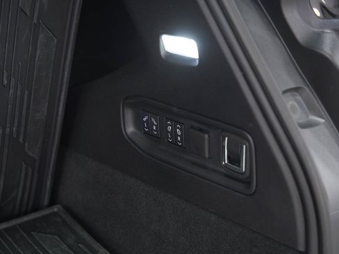 Used 2026 Cadillac Vistiq Platinum w/ LPO, Floor Liner Package AWD/4WD image 19