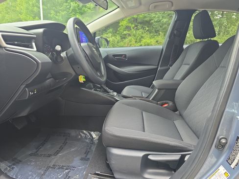 Used 2025 Toyota Corolla LE FWD image 14