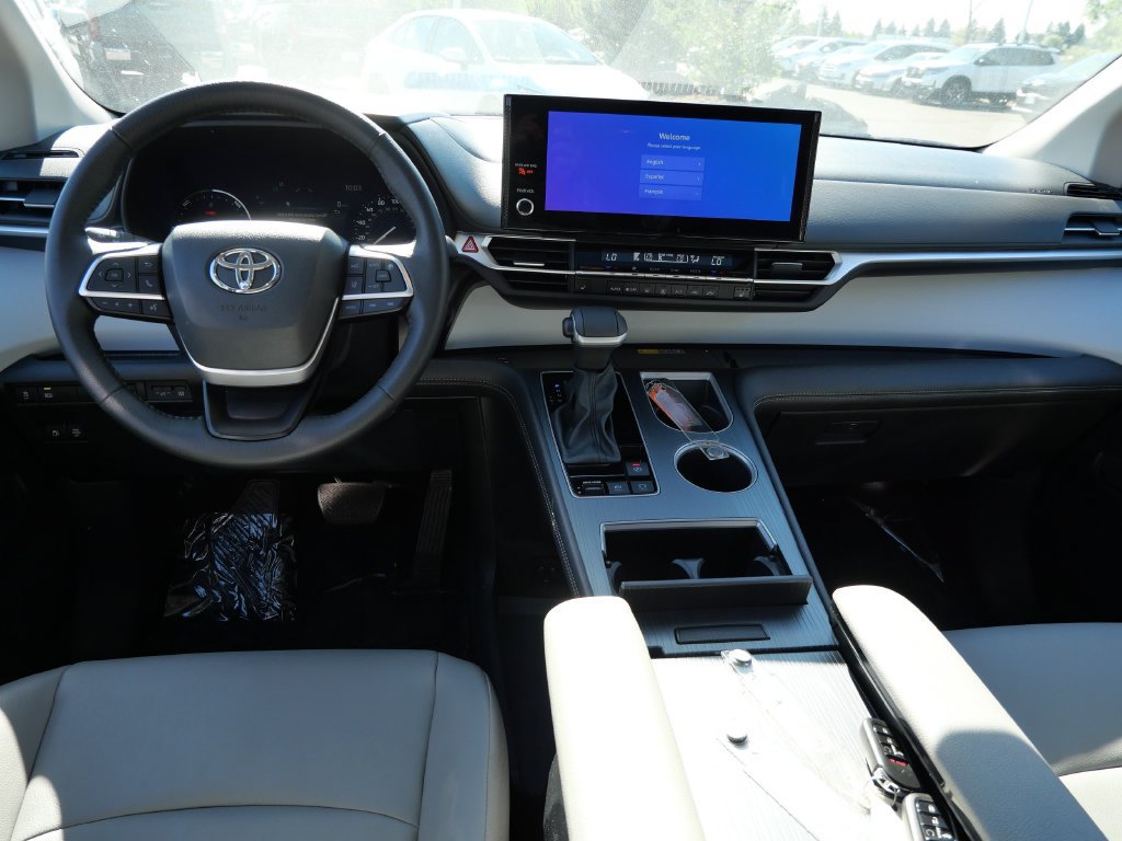 Certified 2026 Toyota Sienna XLE FWD image 13
