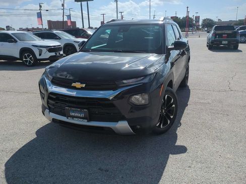 Used 2022 Chevrolet TrailBlazer LT w/ Convenience Package FWD image 1