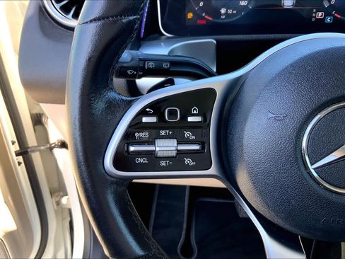 Used 2021 Mercedes-Benz GLB 250 w/ Premium Package image 21