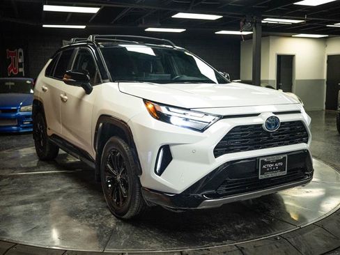Used 2022 Toyota RAV4 XSE AWD/4WD image 5