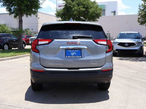 Used 2024 GMC Terrain SLE AWD/4WD image 5