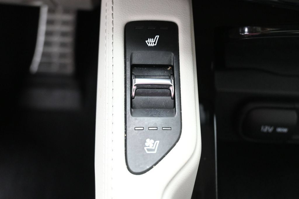Used 2025 Kia Telluride SX w/ SX Captain's Chair Package AWD/4WD image 26