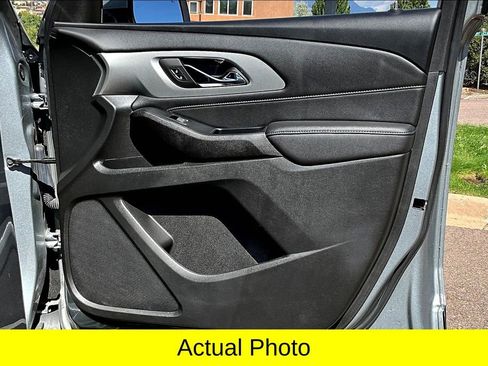 Used 2023 Chevrolet Traverse LT image 19