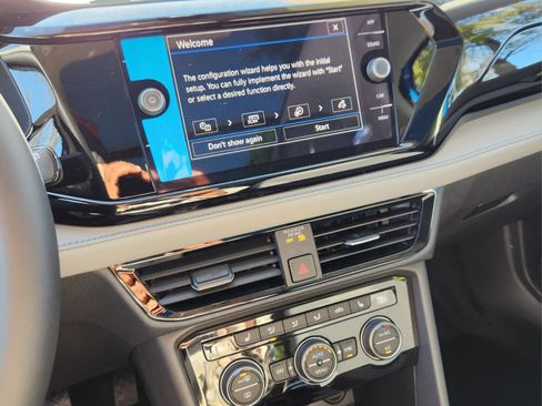 New 2024 Volkswagen Taos SE image 14