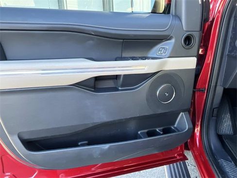 Used 2022 Ford Expedition Max Limited image 29