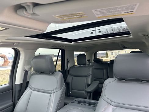 New 2025 Ford Expedition Active AWD/4WD image 15
