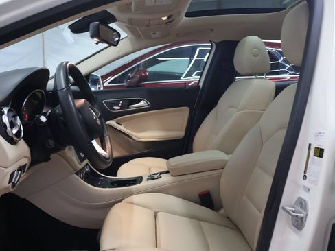 Used 2018 Mercedes-Benz GLA 250 image 16