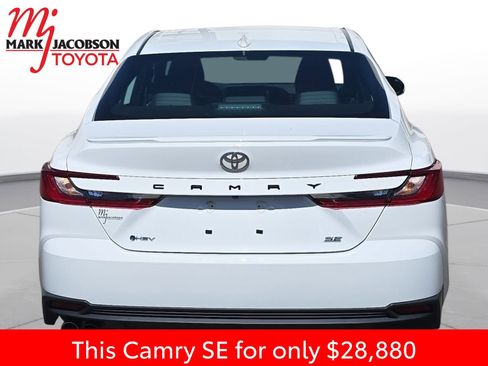 Used 2025 Toyota Camry SE w/ Convenience Package FWD image 11