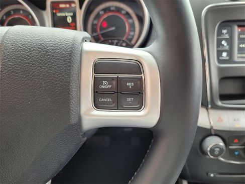 Used 2020 Dodge Journey SE w/ SE Popular Equipment Group image 33