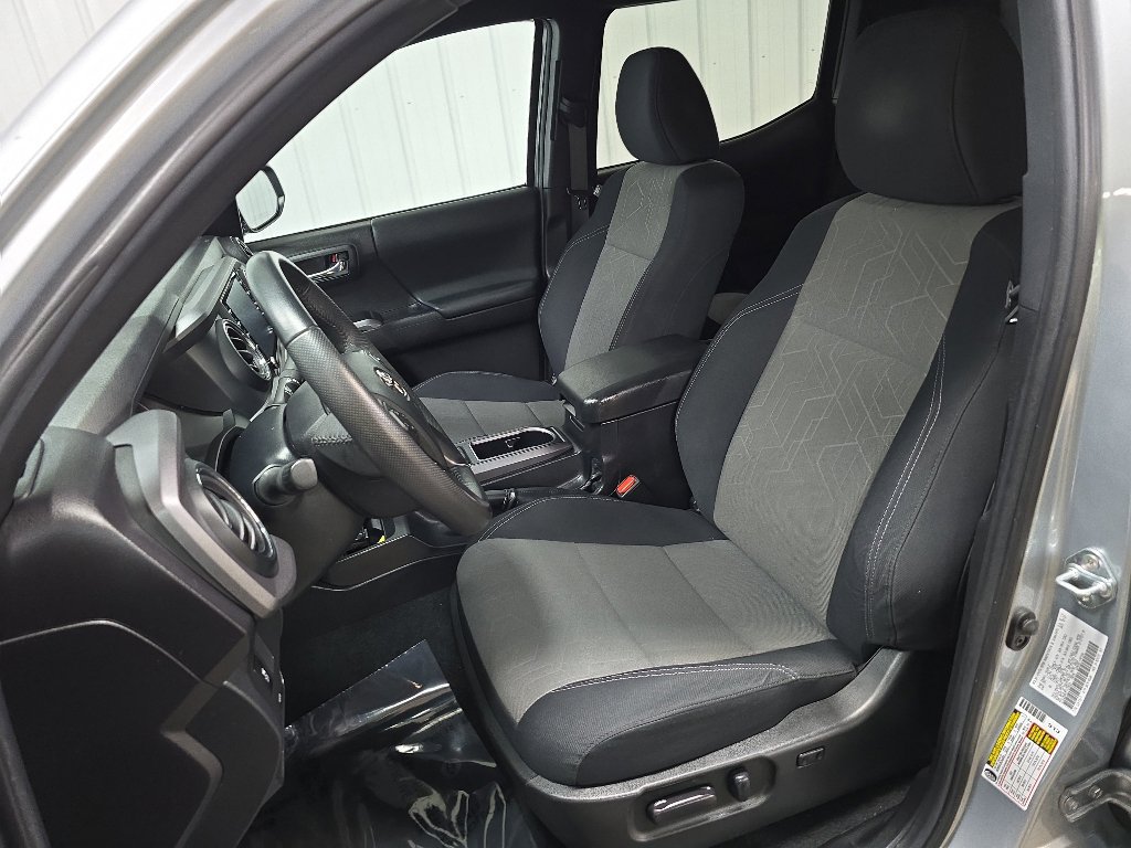 Used 2023 Toyota Tacoma TRD Off-Road w/ Technology Package AWD/4WD image 29
