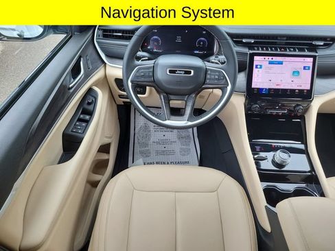 Used 2023 Jeep Grand Cherokee L Limited AWD/4WD image 9