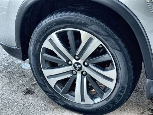 Used 2021 Mitsubishi Outlander Sport SE image 12