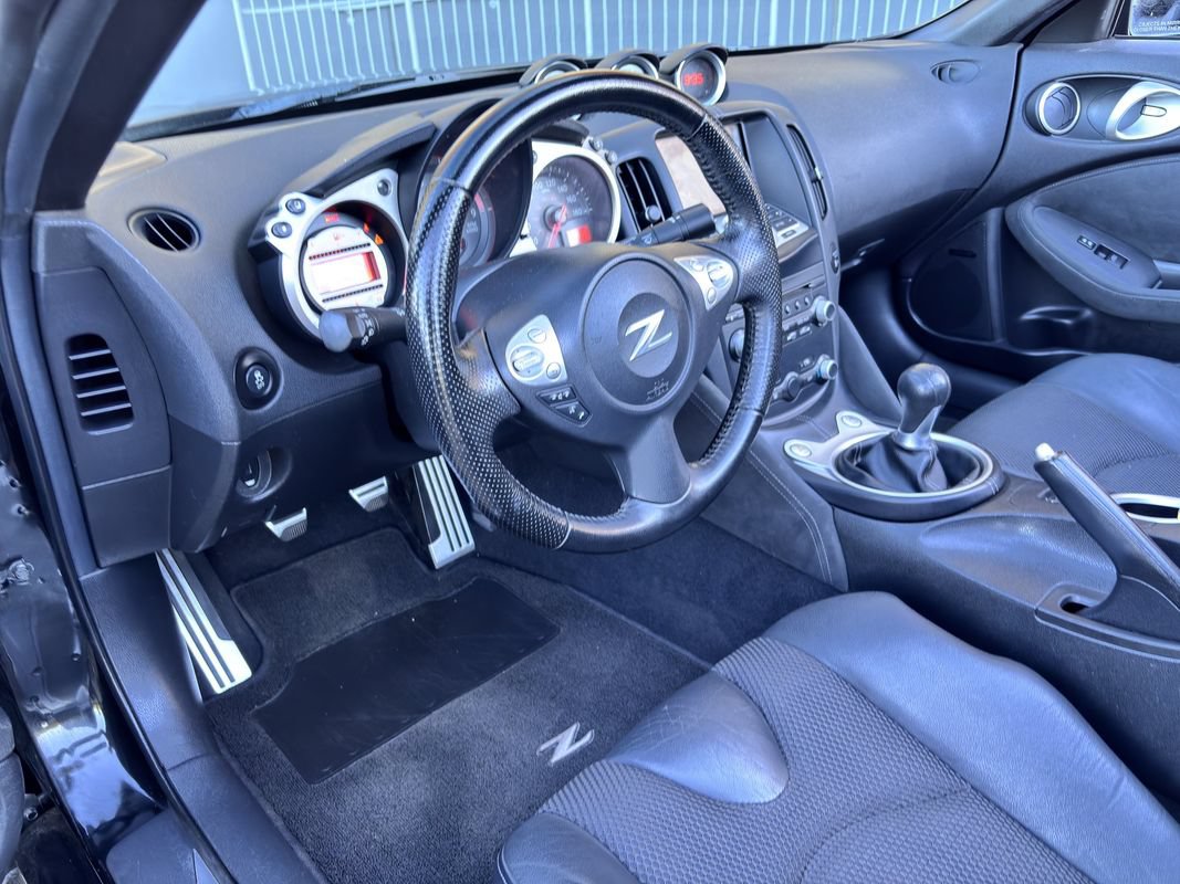 Used 2011 Nissan 370Z Touring w/ Sport Pkg RWD image 32