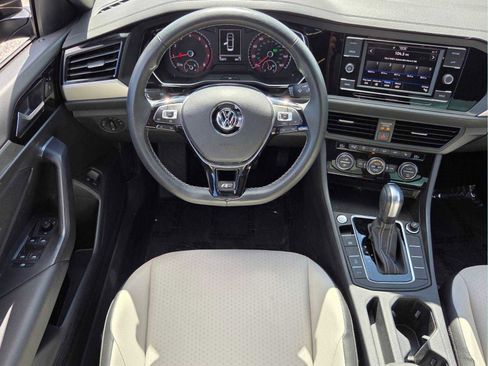 Used 2020 Volkswagen Jetta R-Line FWD image 10