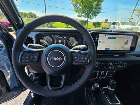 New 2025 Jeep Gladiator Willys image 17