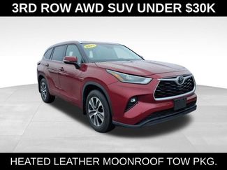 Used 2021 Toyota Highlander XLE AWD/4WD video 2