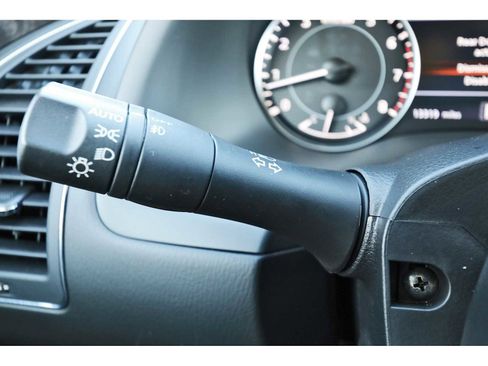 Used 2024 Nissan Armada Platinum w/ Captain's Chairs Package image 18