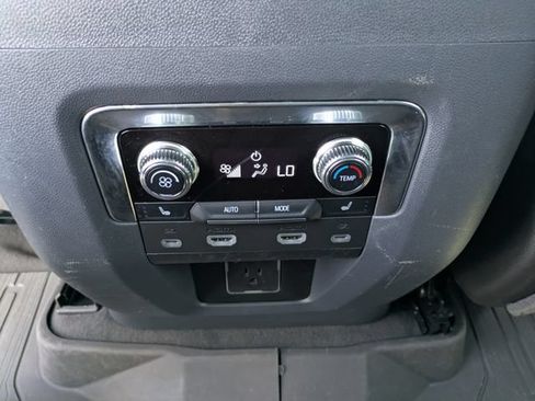 Used 2024 GMC Yukon Denali w/ Advanced Technology Package RWD image 19