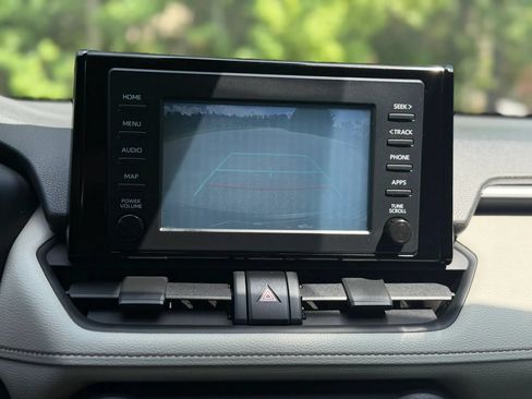 Used 2019 Toyota RAV4 XLE w/ Convenience Package FWD image 33