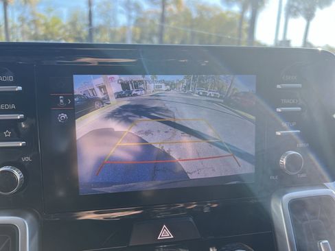 Used 2022 Kia Sorento LX image 25