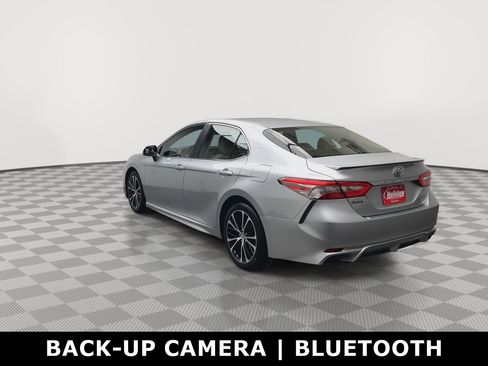 Used 2018 Toyota Camry SE image 30