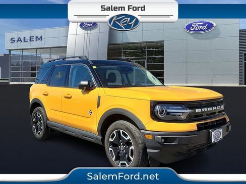 Certified 2022 Ford Bronco Sport Outer Banks w/ Tech Package AWD/4WD image 1