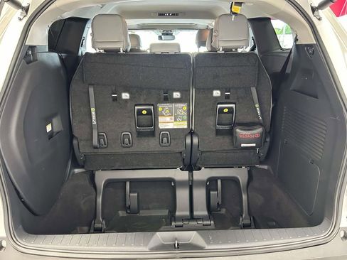 Used 2026 Toyota Sienna XLE FWD image 12