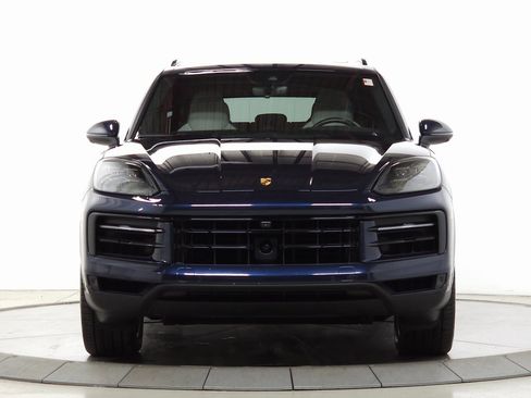 Used 2024 Porsche Cayenne S image 12