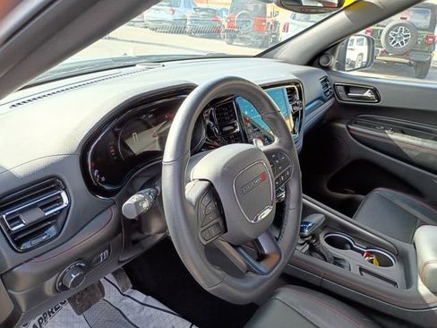 Used 2025 Dodge Durango GT AWD/4WD image 11