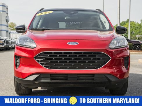Used 2022 Ford Escape SE w/ SE Sport Appearance Package image 2