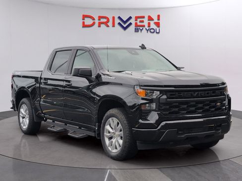 Used 2025 Chevrolet Silverado 1500 Custom w/ LPO, Dark Essentials Package AWD/4WD image 7